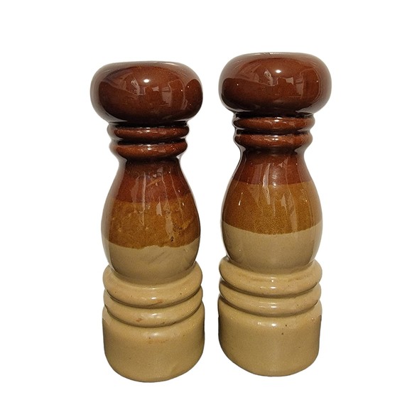 Vintage 1970's Brown Ceramic Decorative Kitchenware Salt And Pepper Shakers - Picture 1 of 6